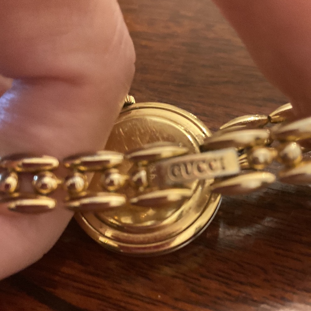 Gucci watch with color changing rings. Silver, gold, green, black red and green - Picture 3 of 3